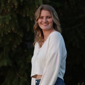 Meet your Posher, Caroline